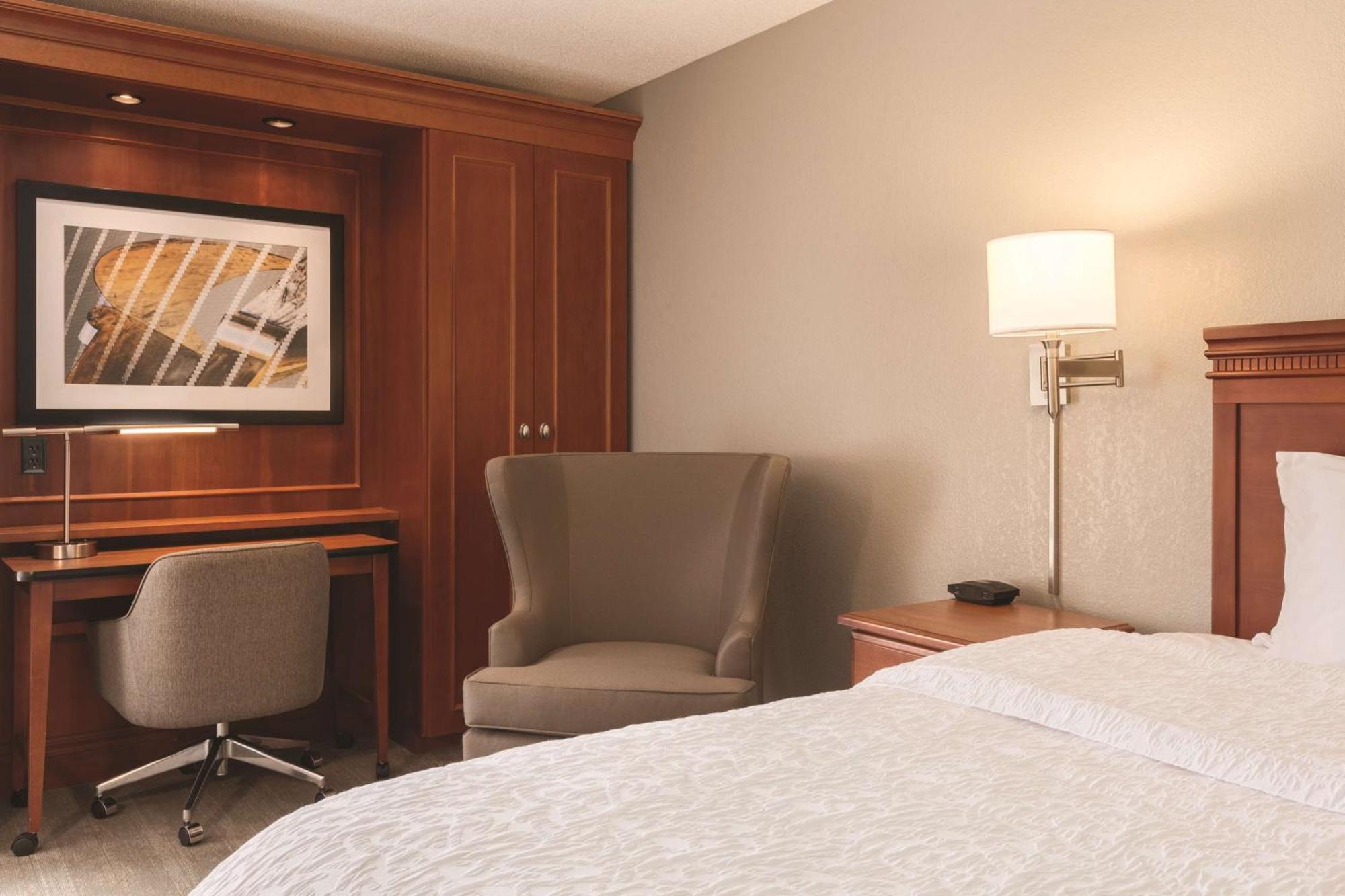 Hampton Inn Des Moines-Airport Dış mekan fotoğraf