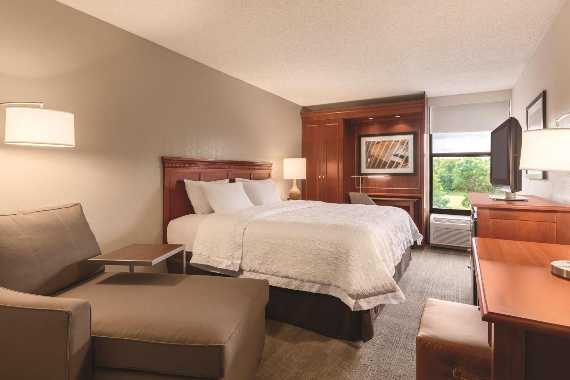Hampton Inn Des Moines-Airport Dış mekan fotoğraf