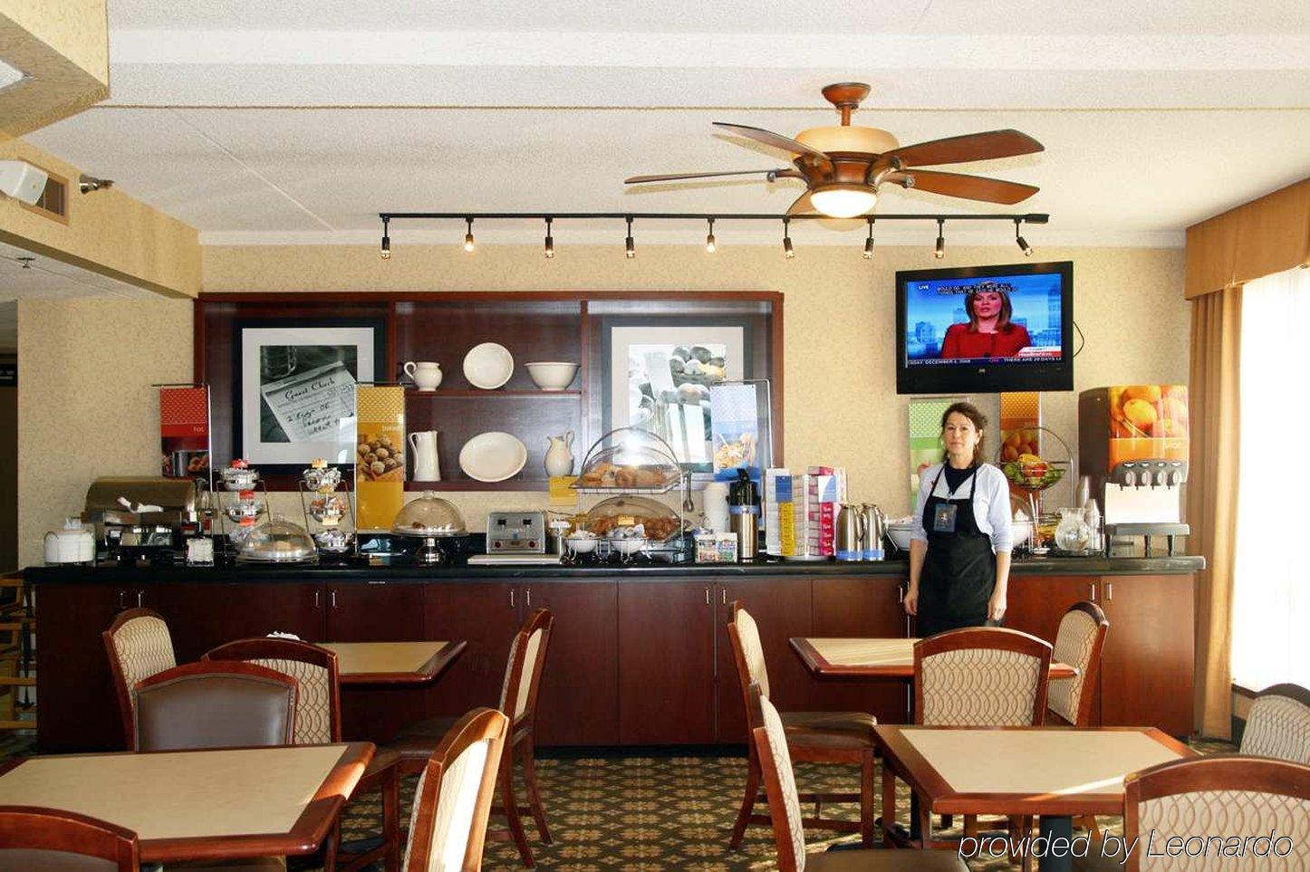 Hampton Inn Des Moines-Airport Restoran fotoğraf